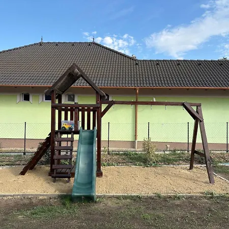 Makravoelgyi Haziko شقة *