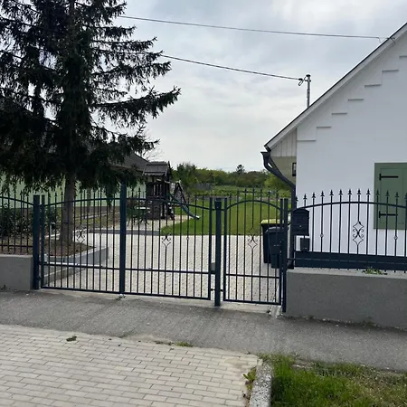 Makravölgyi Házikó Apartamento